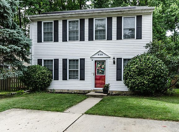 3rd image of 429 Winterberry Dr