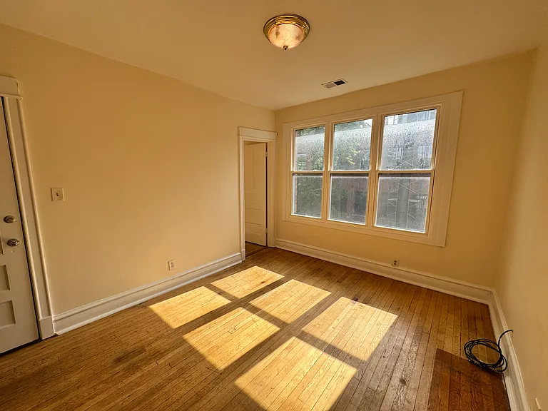 2402 N Surrey Ct #3 — Photo 3