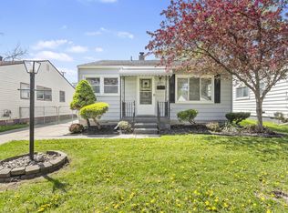22611 Hillock Ave, Warren, MI 48089