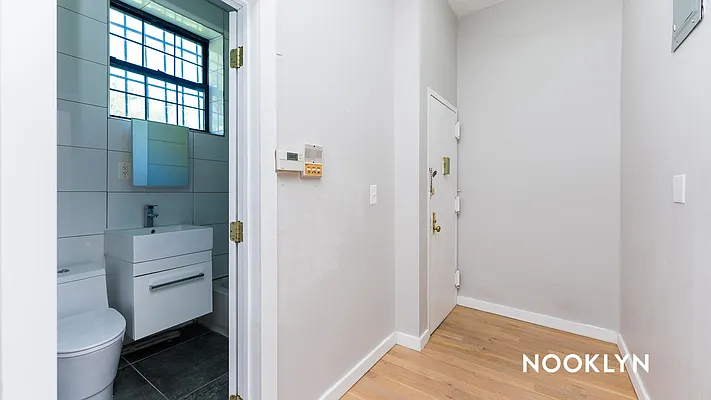 Rented by Nooklyn NYC LLC | media 41