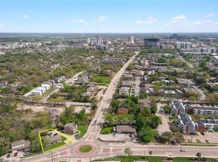 4311 Old College Rd, Bryan, TX 77801