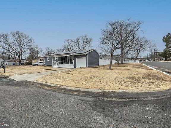 4th image of 2 Cardinal Rd