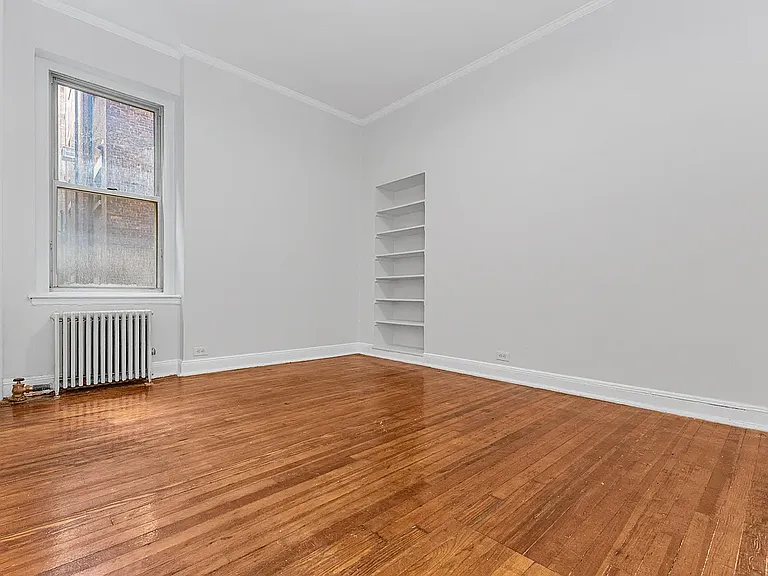 328 W 83rd St #2D — Photo 3