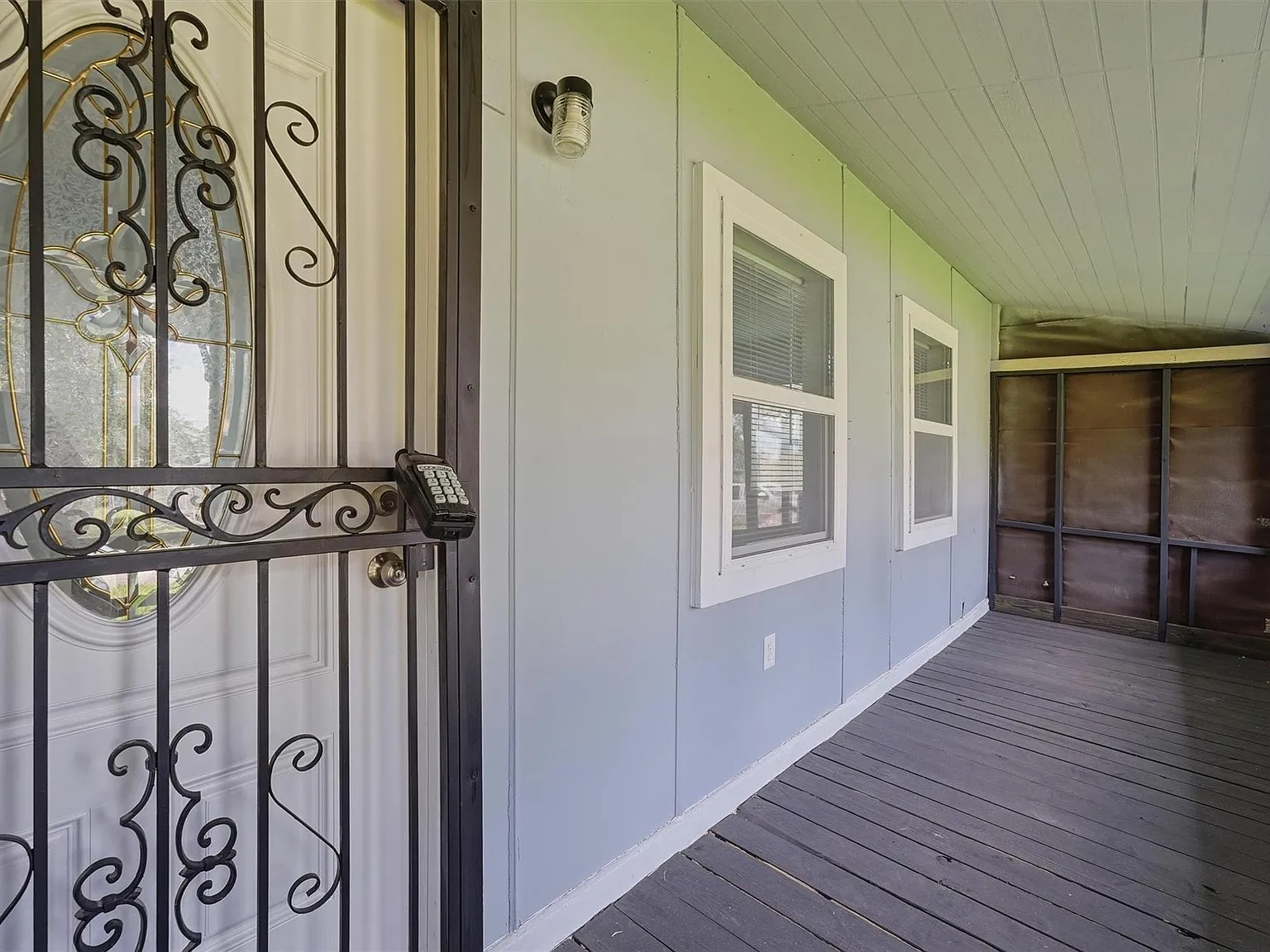4 bed, 2.0 bath, 1264 sqft, $1,900 — Photo 4