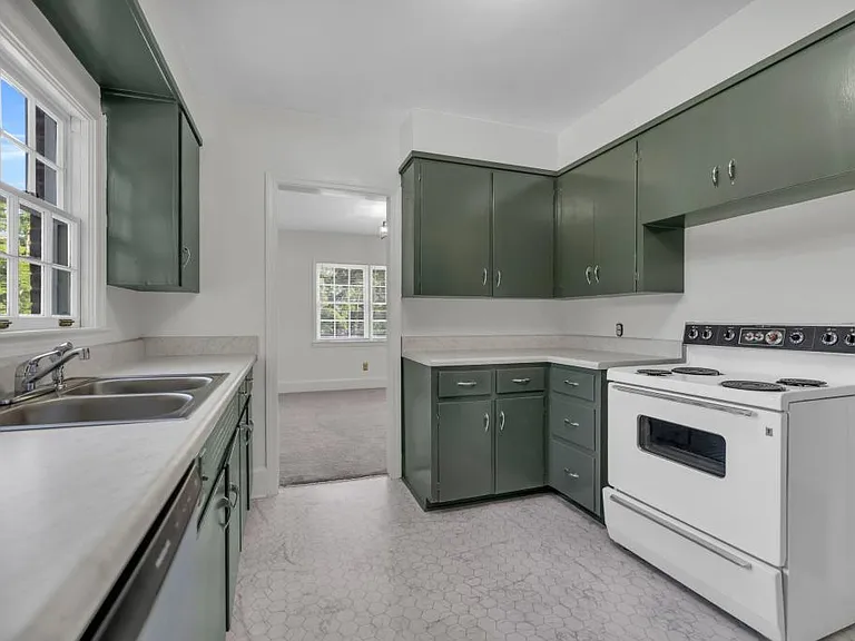 205 Blyth Ave #B — Photo 13