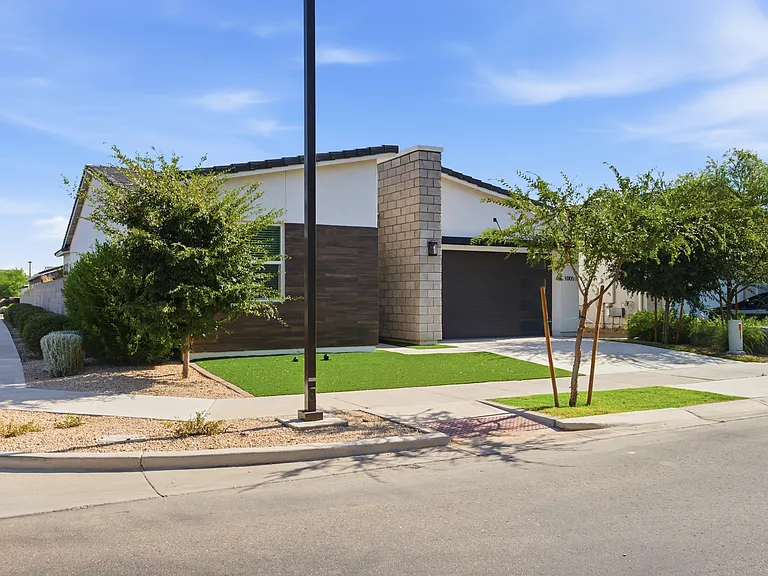 10051 E Talon Ave — Photo 3