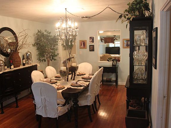 Front Living/Dining Room