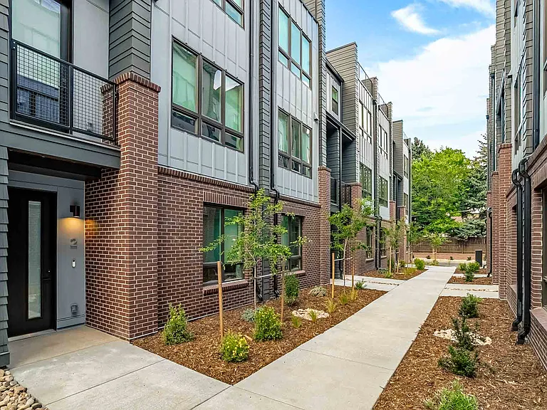 University Hills Townhomes — Photo 37