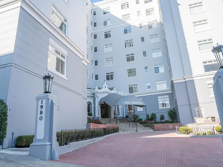 Crestview Apartments — Photo 36