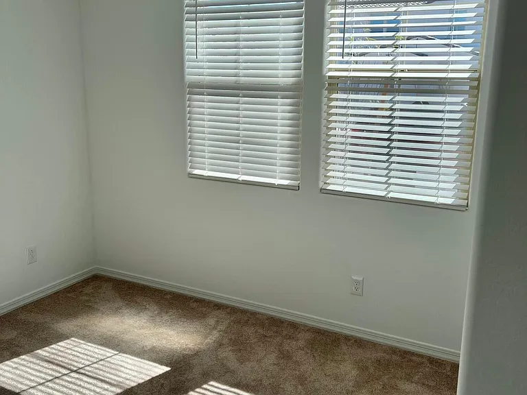 10214 W Indianola Ave — Photo 11