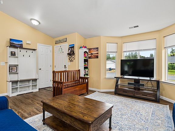 5th image of 25234 Tyro Ave
