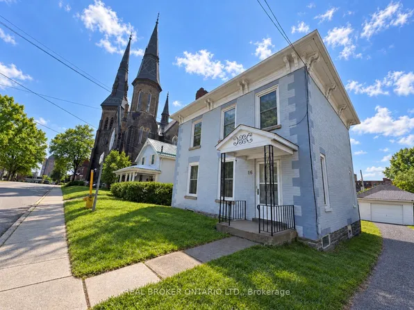 16 William St #2, Brockville, ON K6V 4V2