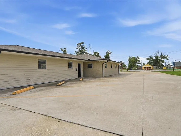 2412 Maplewood Dr #1 — Photo 12
