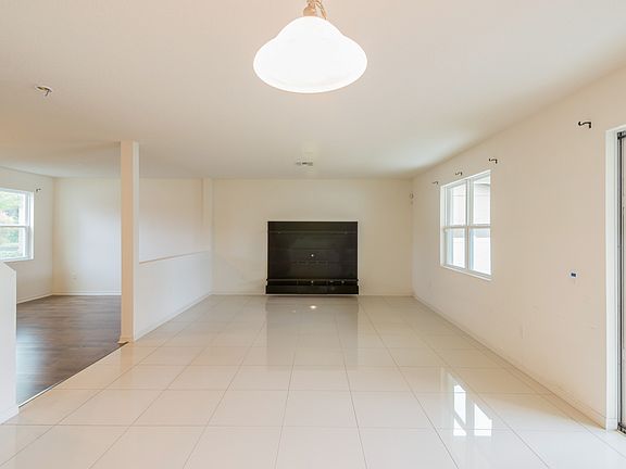2nd image of 1020 Hermosa Way
