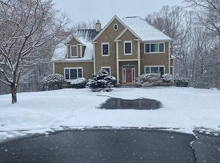 29 Windsor Dr, Foxboro, MA 02035
