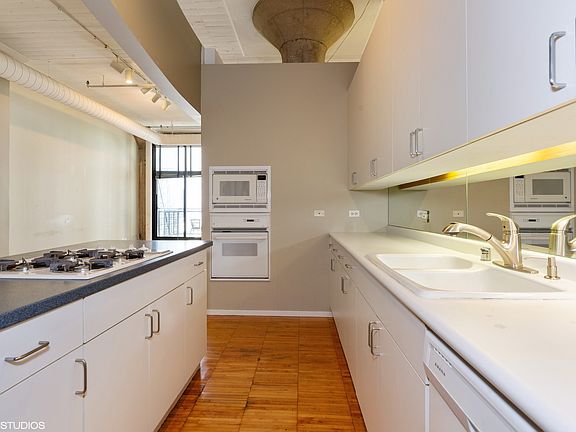 4th image of 728 W Jackson Blvd APT 904