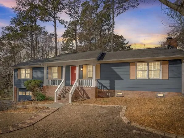 5751 Salem Woods Dr, Acworth, GA 30102