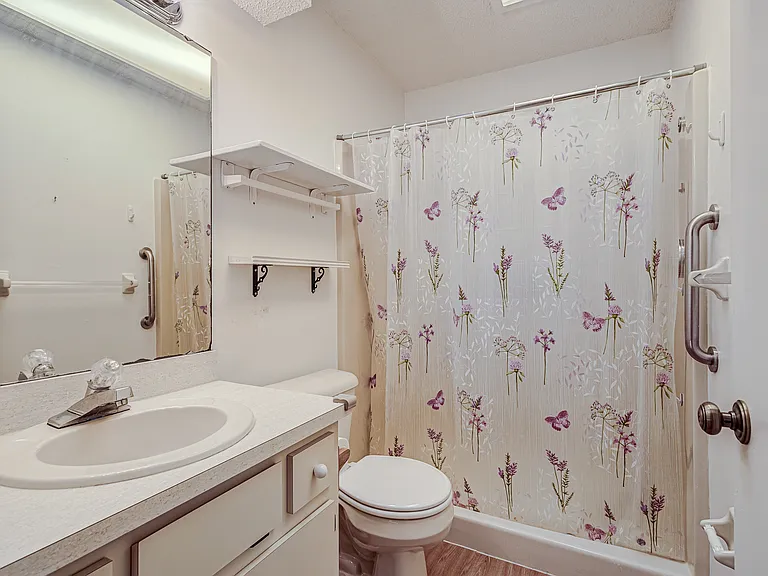 205 N Trout Ave — Photo 21
