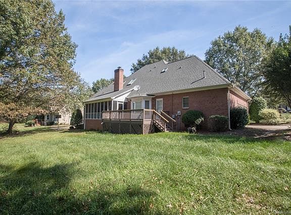 4th image of 2865 Berwick Ln