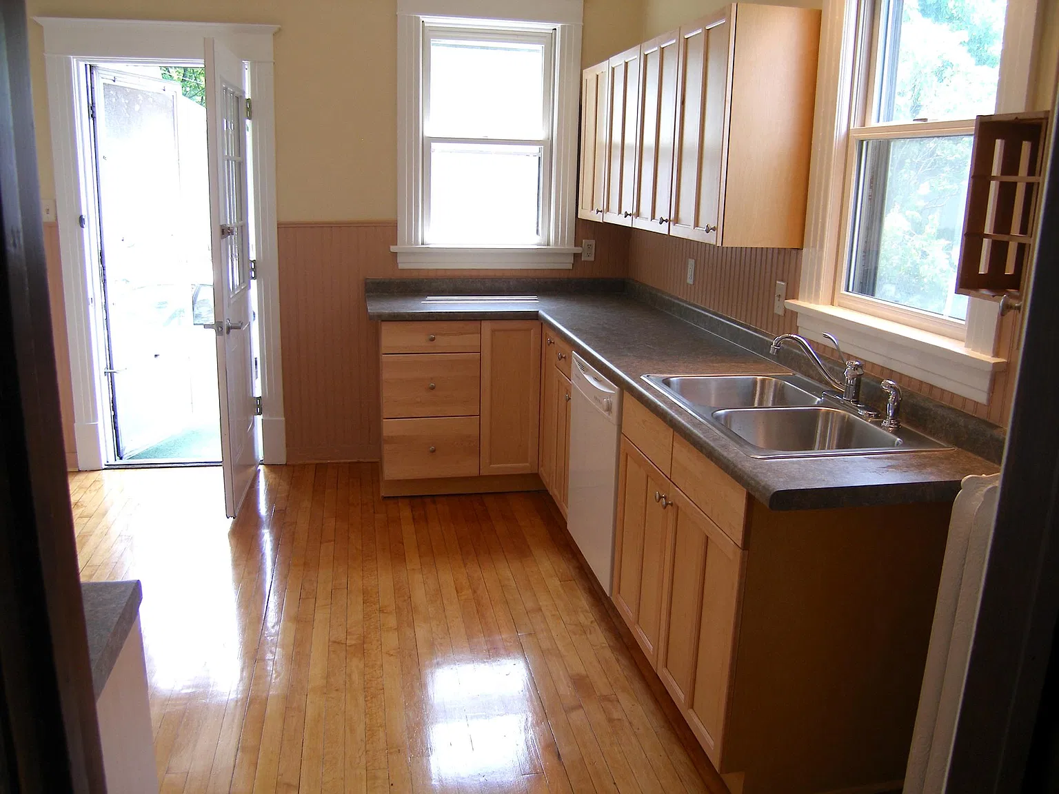 1486 Hague Ave — Photo 3