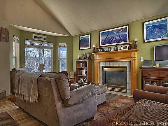 3rd image of 7947 N Springshire Dr