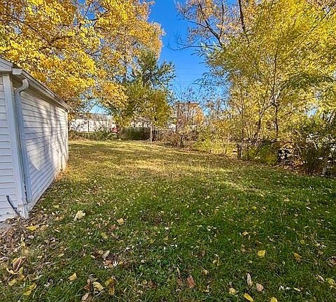 4th image of 25960 Yale St