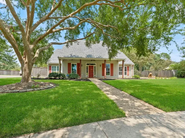 6713 N Woodgate Ct, Baton Rouge, LA 70808