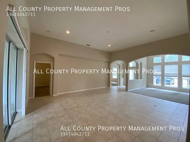 3 Bedroom + Bonus/ Office Room / 3 Bath / 2 Car Garage / Open Floor Concept in The Oaks at Woodla... — Photo 3