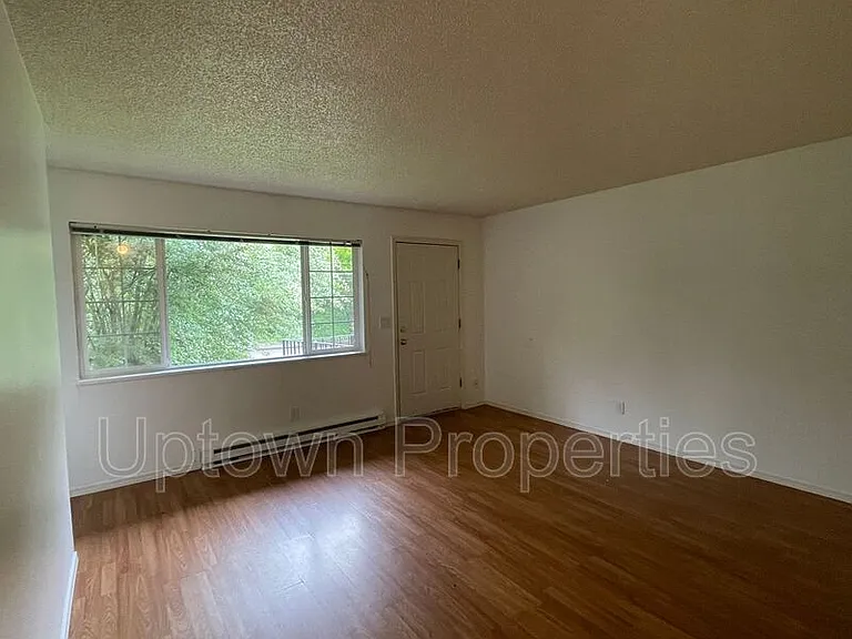 1420 SW Bertha Blvd #C6 — Photo 2
