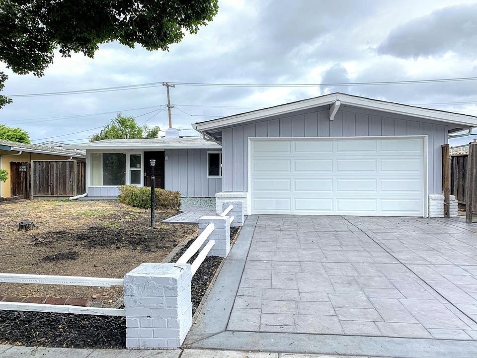 1st image of 771 Lakebird Dr