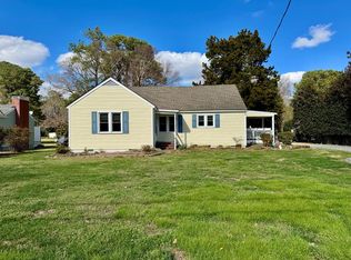 182 King Carter Dr, Irvington, VA 22480