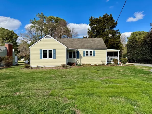 182 King Carter Dr, Irvington, VA 22480