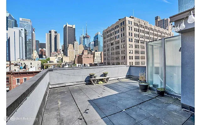 Rented by Douglas Elliman | media 17