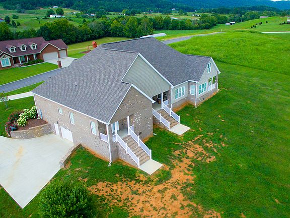 5th image of 154 Dawn Ln