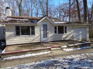 16 Oakland Dr, Jackson, NJ