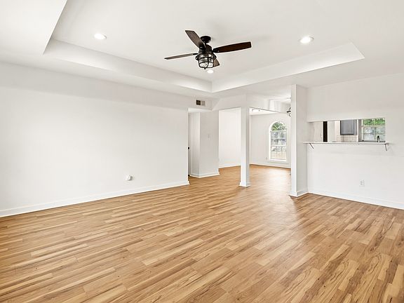 3rd image of 1313 Crosscreek Ln