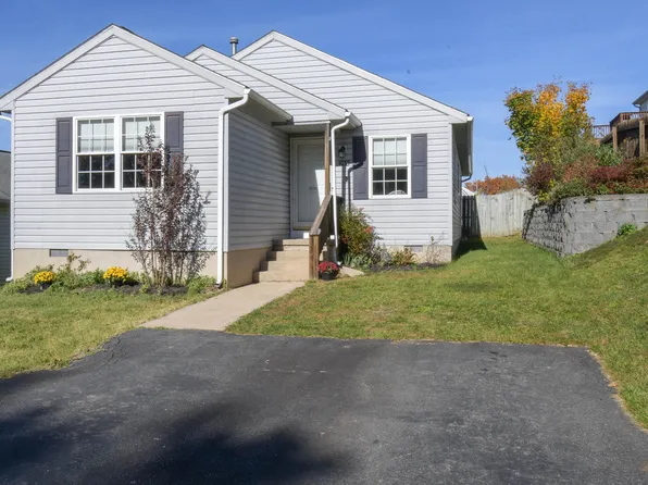 1033 D St, Waynesboro, VA 22980