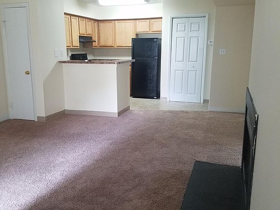 2nd image of 105 Victoria Pl #105B