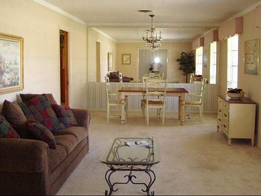 2nd image of 606 WYNDALE DR