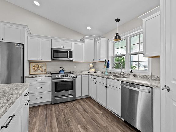 5th image of 105 Zacharey Ct