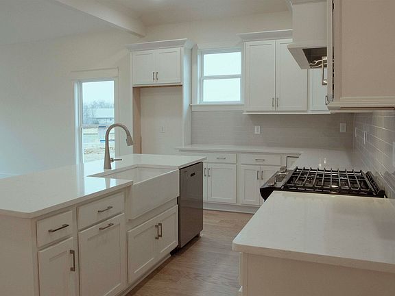 5th image of 6221 Hillbrook Blvd