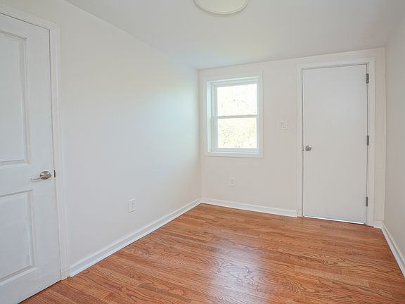 Room 1 - Can be used as study room or bedroom.
