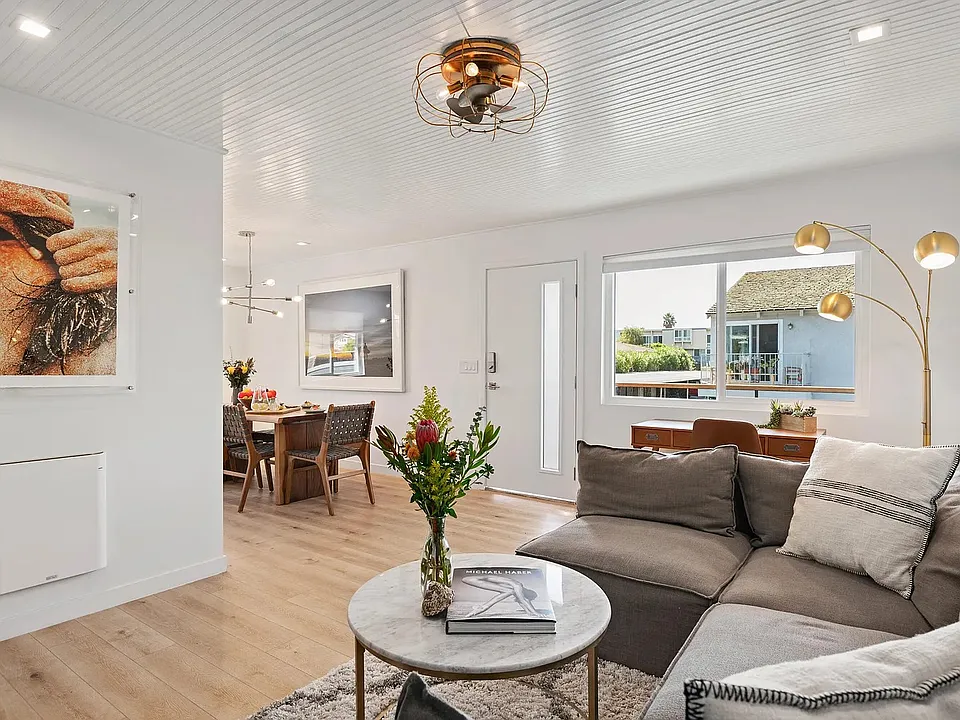 160 Ash Ave #1