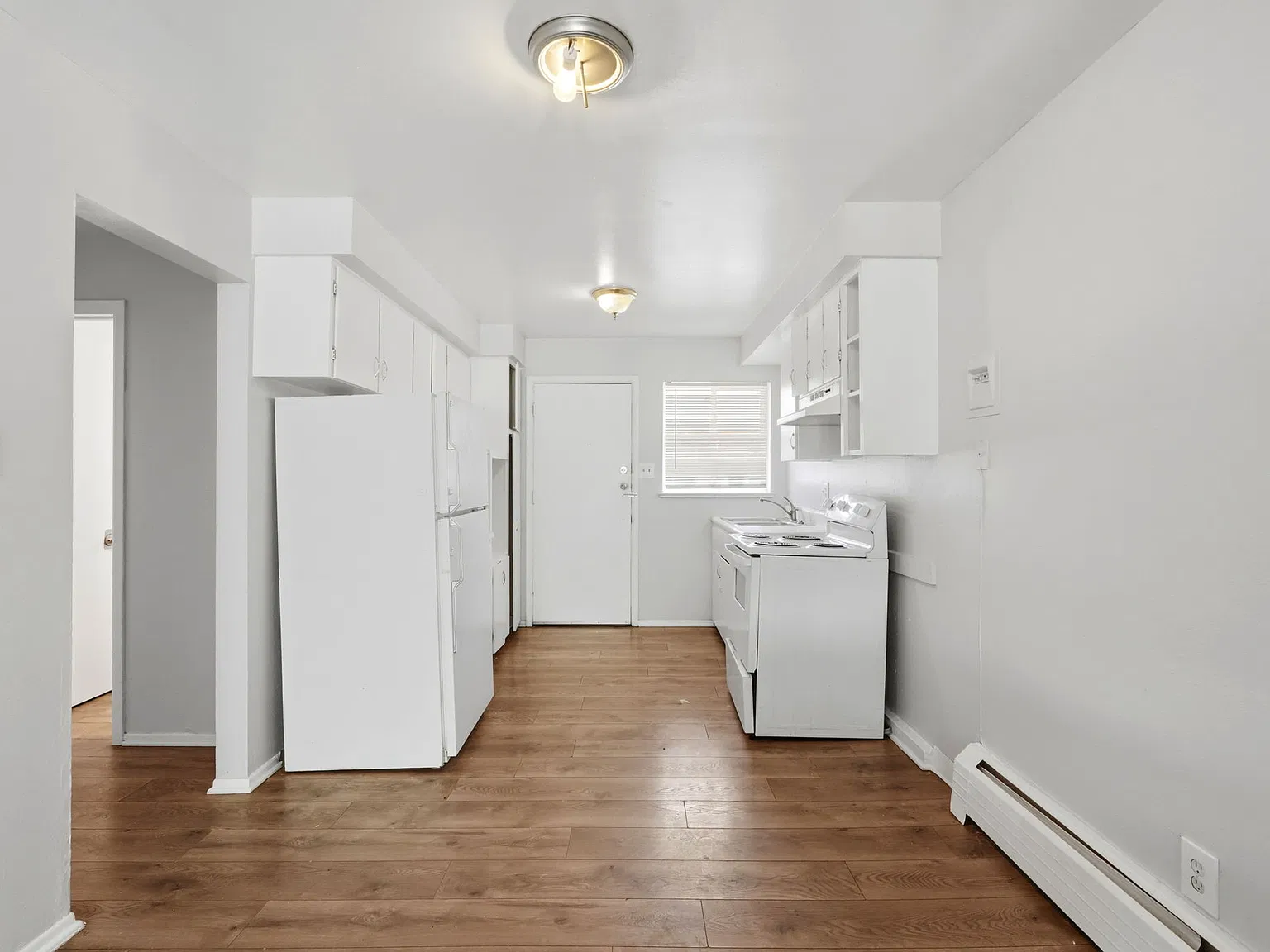 3 bed, 950 sqft, $1,500 — Photo 2