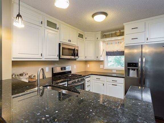 5th image of 203 Kinni Ct