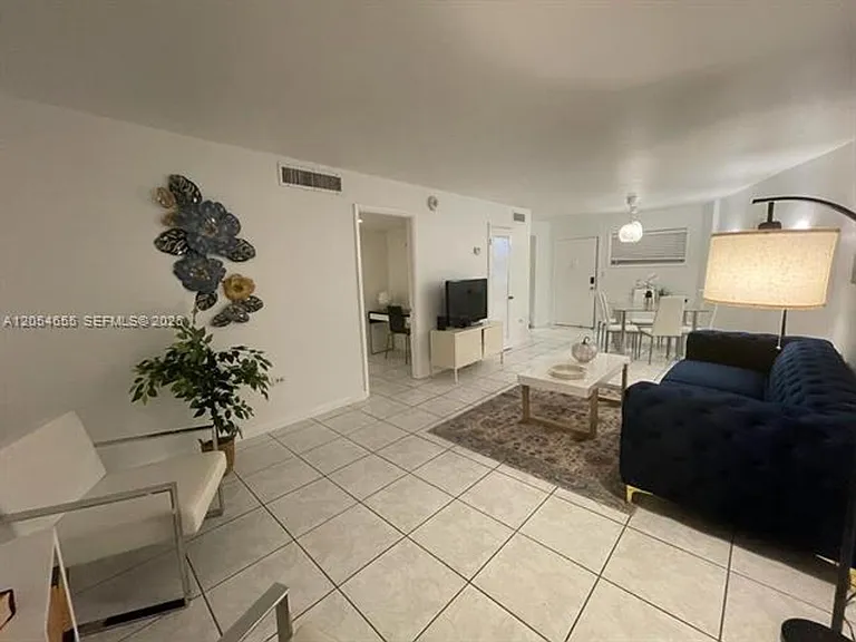1881 Washington Ave #CU-4D — Photo 7
