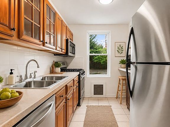 2nd image of 7510 Yellowstone Blvd APT 2C