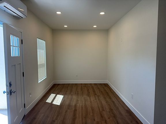 2nd image of 240 1/2 Acacia Ave