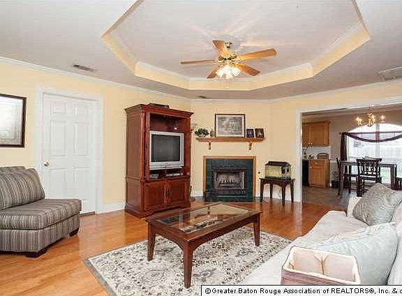 3rd image of 916 Kathryn St