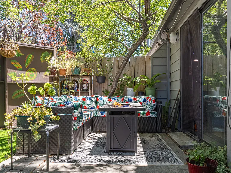 411 E Foothill Blvd #3 — Photo 15